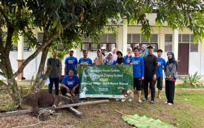 Keluarga Besar MAN Kutai Barat Laksanakan Pemotongan Hewan Kurban dan Pembagian Daging Kurban